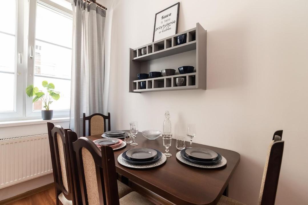 Vintage Apartment *